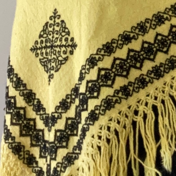 hand woven shawl - Picture 3 of 3